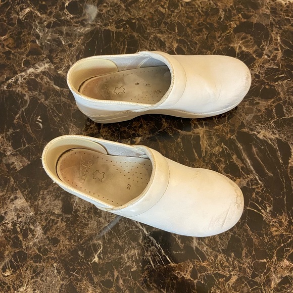 Dansko White Clogs, Leather size 39 - Picture 3 of 8